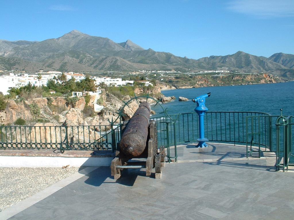 Sunny Studio Nerja Bagian luar foto