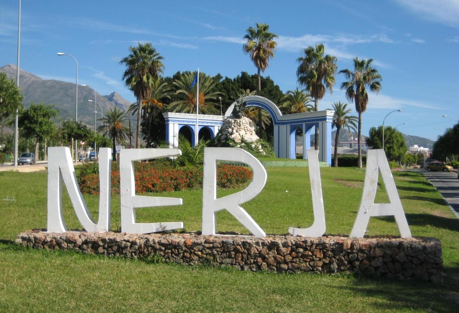 Sunny Studio Nerja Bagian luar foto